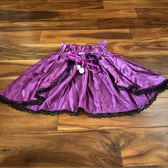Girl's  Purple Short Cape 3T/4T - Picture 2 of 2